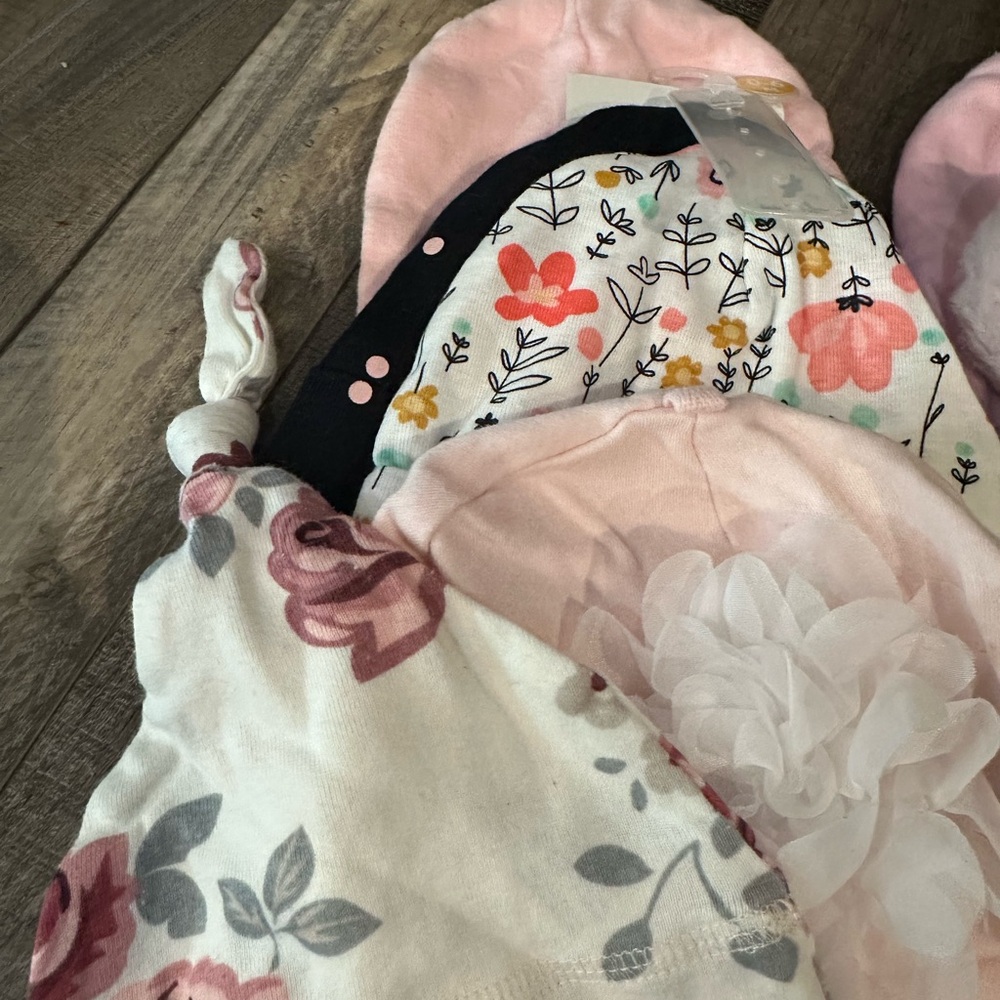 Assorted Baby Hats Collection - Picture 3 of 10